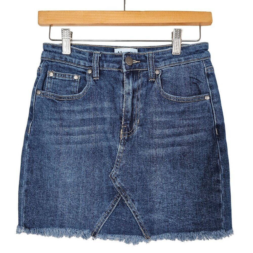 Abound Womens Mini Denim Skirt Frayed Hem Medium Wash Button Zipper Closure 25